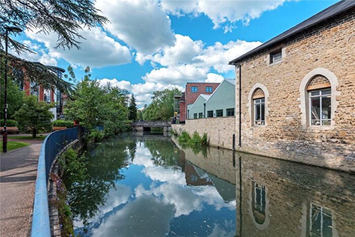 2 Bedroom Apartment To Rent In The Stream Edge, Oxford, OX1