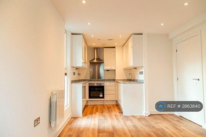 1 Bedroom Flat To Rent In Winnall Manor Road, Winchester, SO23