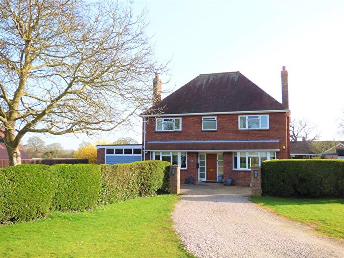 3 Bedroom Detached House To Rent In Guarlford Road, Malvern, Worcestershire, WR14