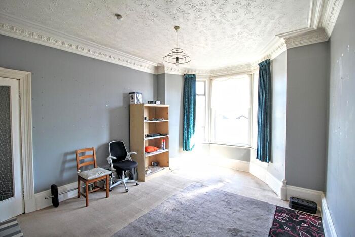 1 Bedroom Flat For Sale In East Main Street, Darvel, KA17