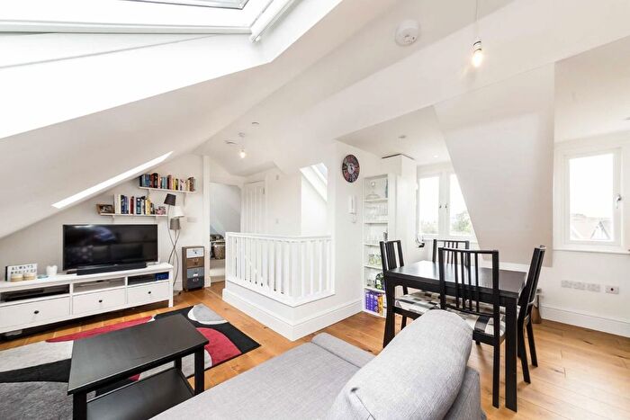 1 Bedroom Flat To Rent In Conyers Road, Streatham, SW16