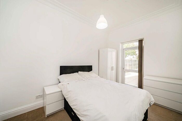 1 Bedroom Flat For Sale In Madeley Road, Ealing, W5