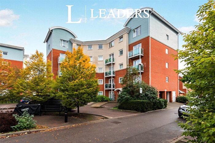 2 Bedroom Flat To Rent In Reynolds Avenue, Redhill, Surrey, RH1