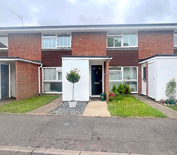 1 Bedroom Maisonette To Rent In Windsor Street, Chertsey, KT16