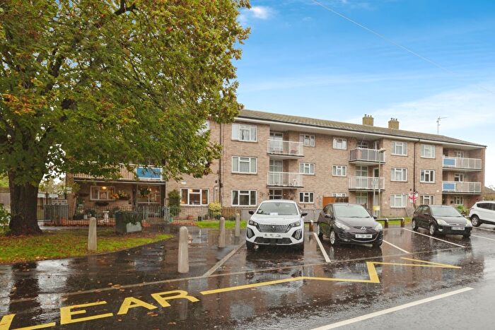 2 Bedroom Flat For Sale In Victoria Road, Emsworth, PO10