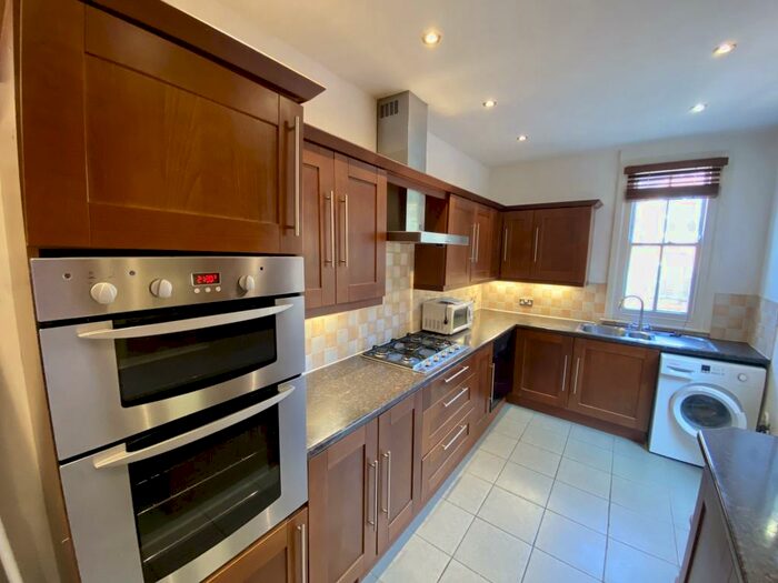 5 Bedroom Terraced House To Rent In Thurlow Road, Leicester, LE2
