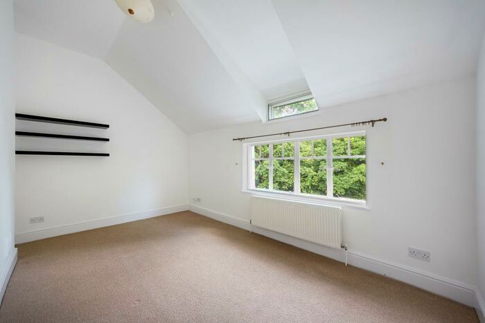2 Bedroom Flat To Rent In Westgate House, Beckenham, BR3