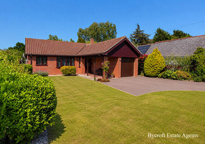 3 Bedroom Detached Bungalow For Sale In Main Road, Ormesby, NR29