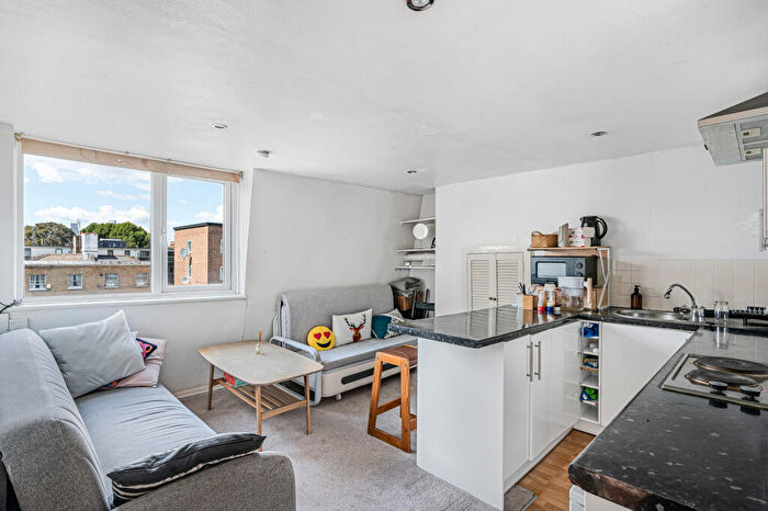 1 Bedroom Apartment For Sale In Camberwell Road, London, SE5