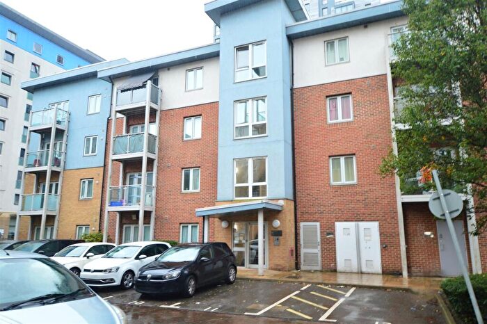 2 Bedroom Flat To Rent In Foundry CourtMill StreetSloughBerkshire, SL2