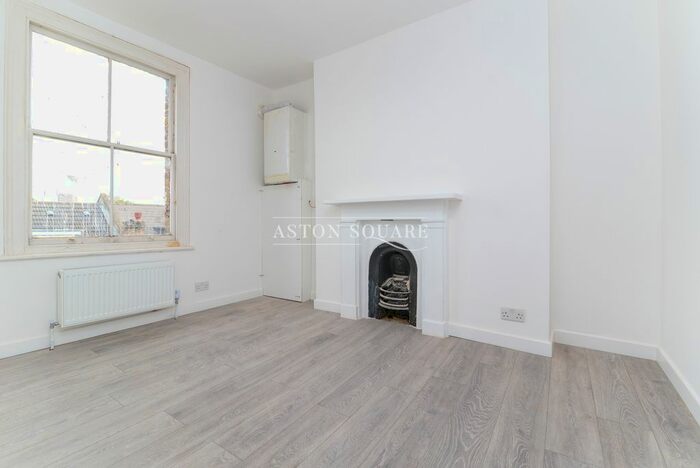 2 Bedroom Flat To Rent In Tulse Hill, London, SW2