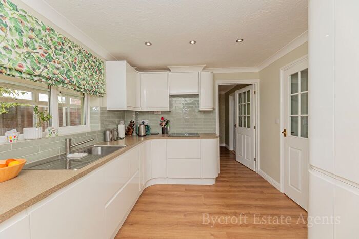 4 Bedroom Detached House For Sale In Seafields Drive, Hopton, NR31