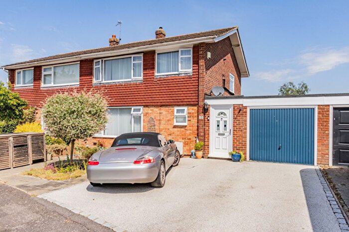 4 Bedroom Semi-Detached House For Sale In Surrenden Road, Staplehurst, TN12