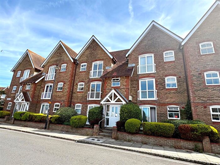 1 Bedroom Apartment To Rent In River Road, Littlehampton, BN17