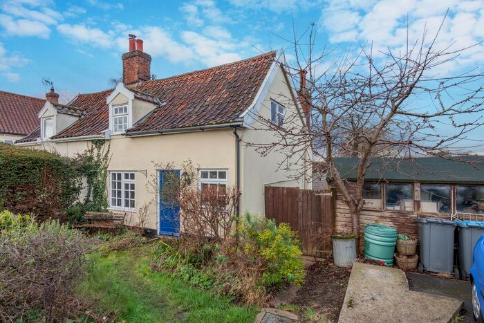 2 Bedroom Cottage For Sale In Bredfield, Woodbridge, IP13