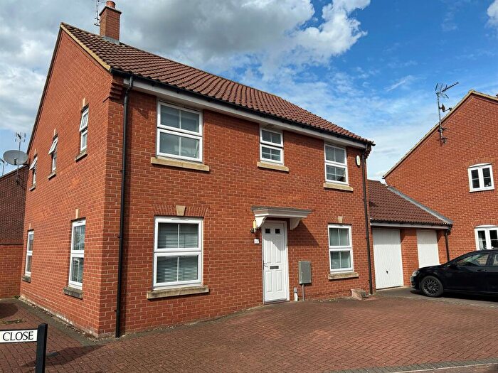 4 Bedroom Detached House For Sale In Thistle Close, Yaxley, Peterborough, PE7