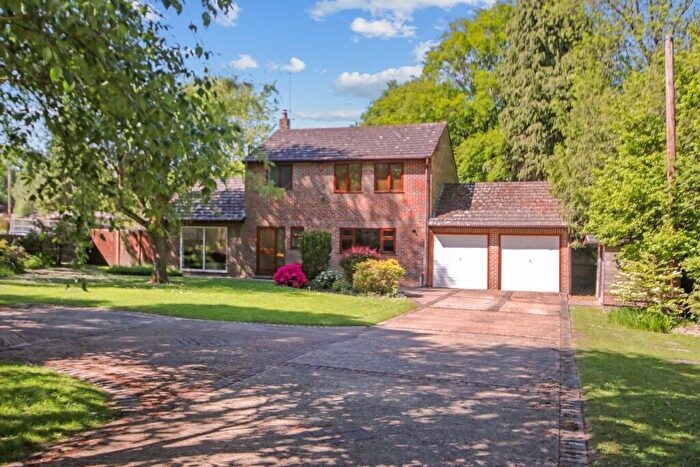 3 Bedroom Detached House For Sale In Lake View Road, Furnace Wood, RH19