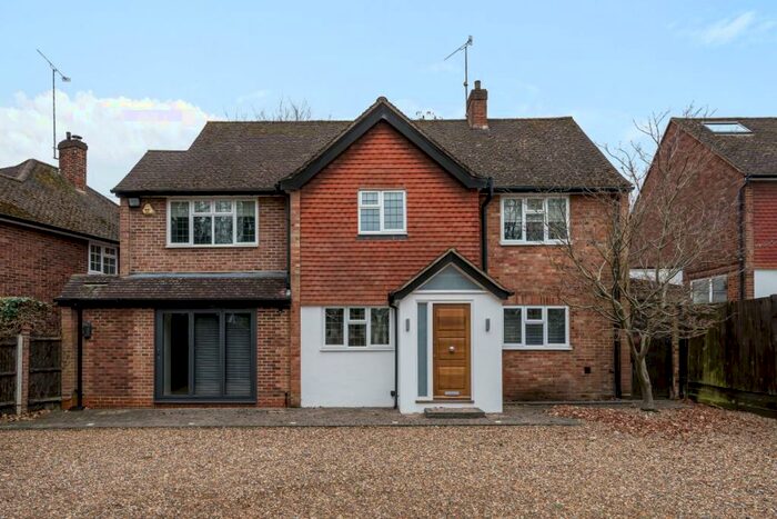 5 Bedroom Detached House To Rent In Brooklands Road Weybridge, KT13