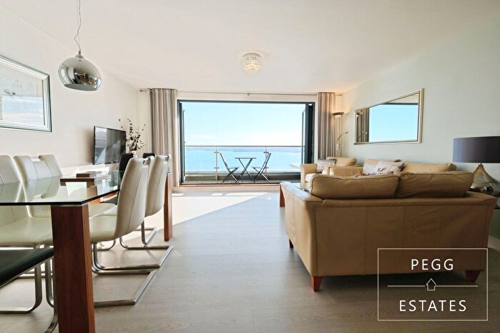 3 Bedroom Flat For Sale In Masts, Warren Road, Torquay, TQ2