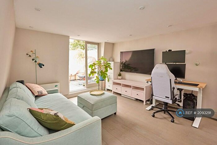 1 Bedroom Flat To Rent In Oakmead Road, London, SW12