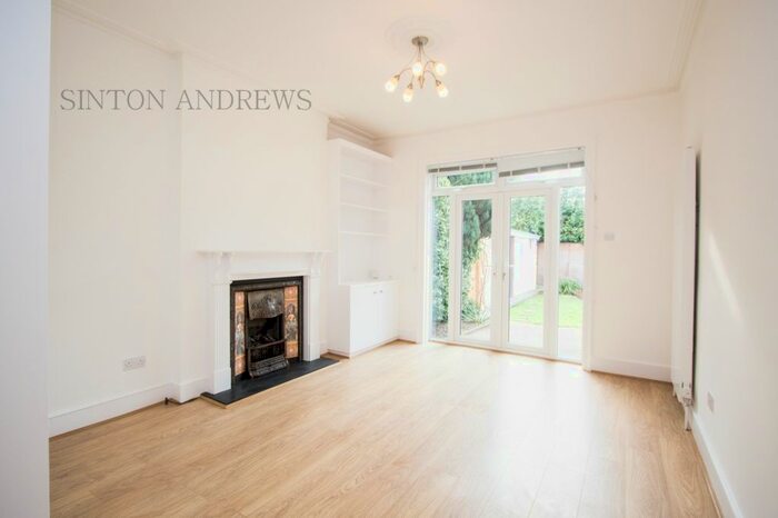 2 Bedroom Flat To Rent In Clovelly Road, Ealing, W5