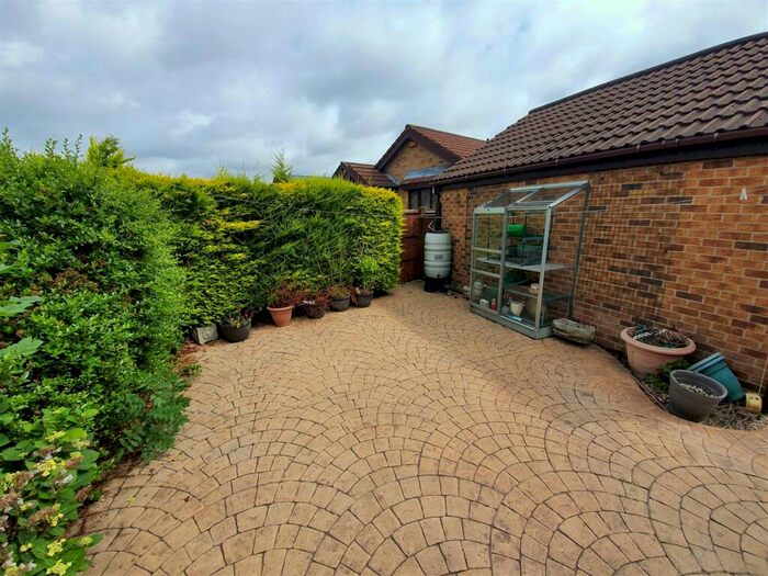 2 Bedroom Detached Bungalow To Rent In East View, West Bridgford, Nottingham, NG2