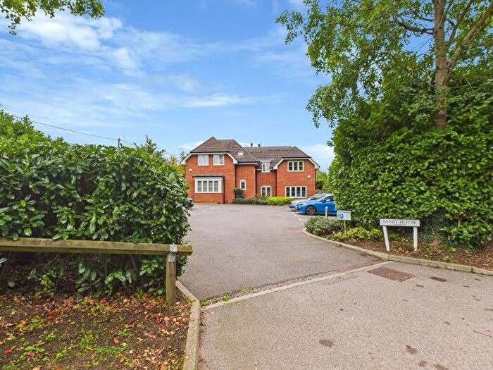 1 Bedroom Apartment For Sale In Hivings Hill, Chesham, Buckinghamshire, HP5