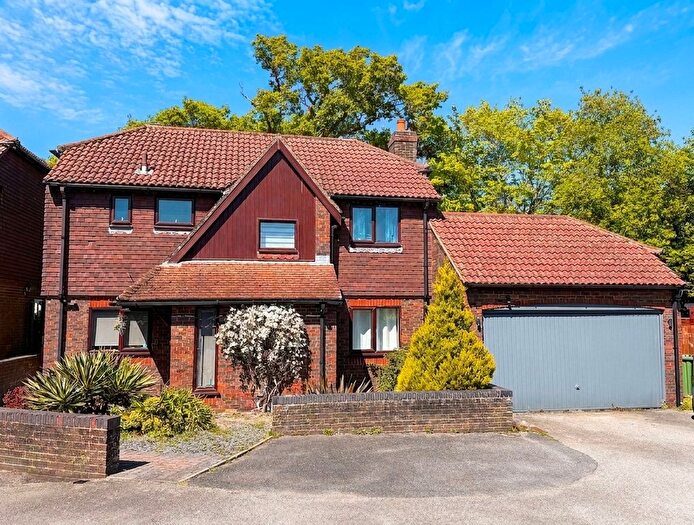 4 Bedroom Detached House For Sale In Churchfields, Fawley, SO45