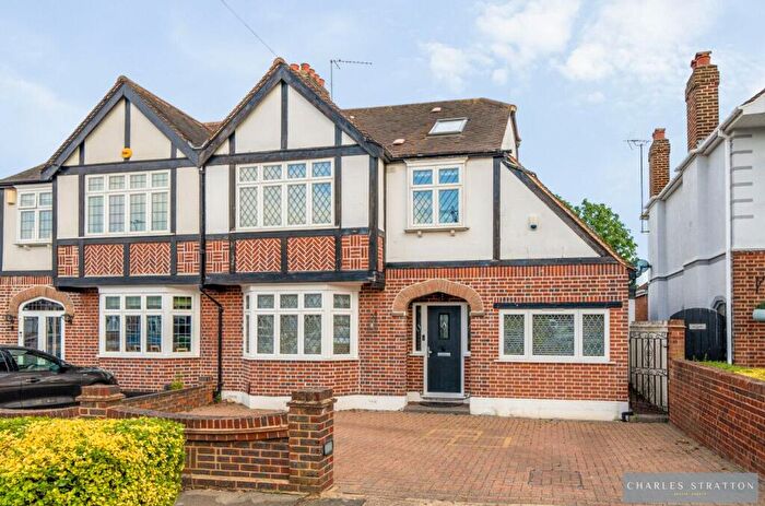 4 Bedroom Semi-Detached House For Sale In Netherpark Drive, Gidea Park, RM2