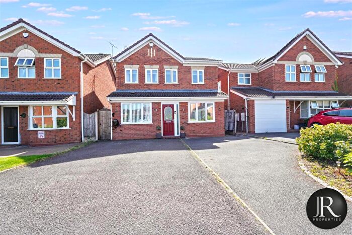 3 Bedroom Detached House For Sale In Elm Crescent, Hixon, ST18