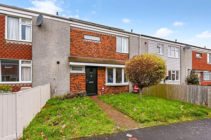 3 Bedroom Terraced House For Sale In Wallington Court, Fareham, PO14