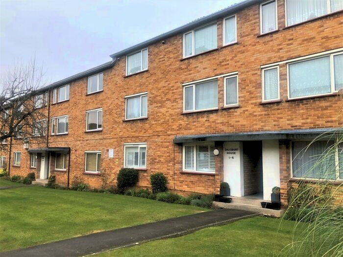 2 Bedroom Ground Maisonette To Rent In Rodwell Close, Ruislip, HA4