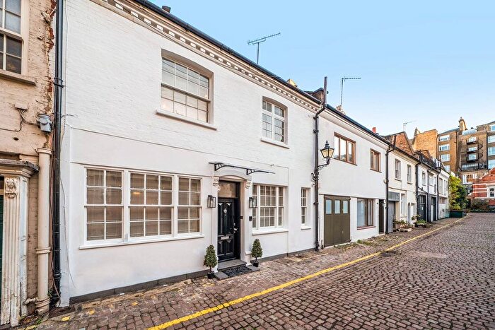 3 Bedroom Mews To Rent In Elvaston Mews, South Kensington, London, SW7