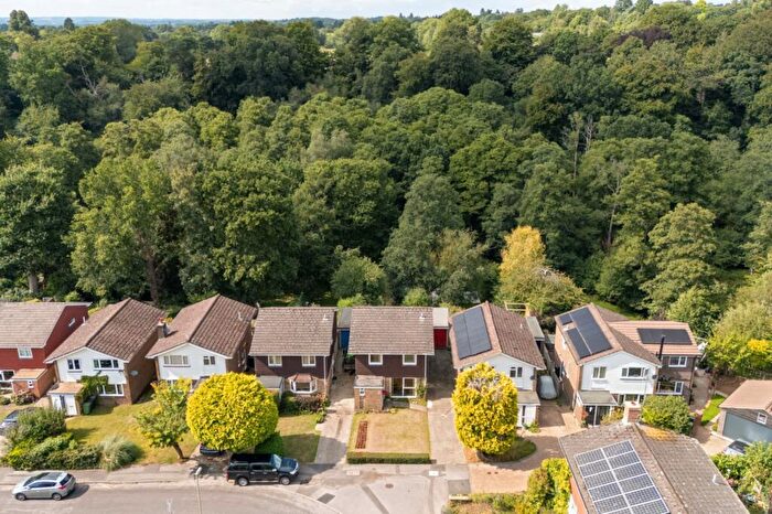 4 Bedroom Detached House For Sale In Stonehouse Road, Liphook, Hampshire, GU30