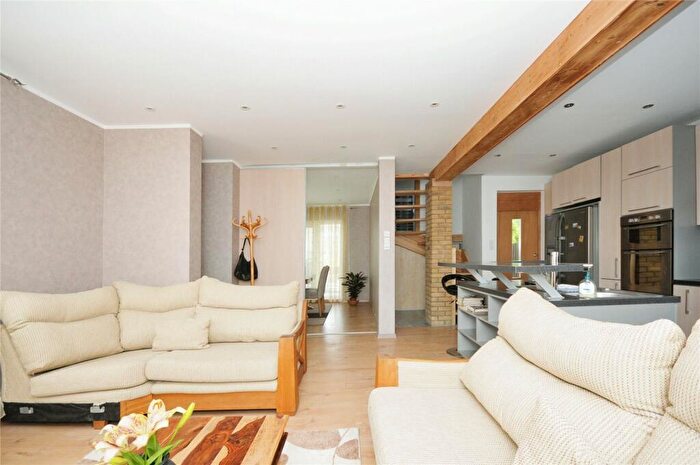 3 Bedroom End Of Terrace House For Sale In Campshill Road, London, SE13