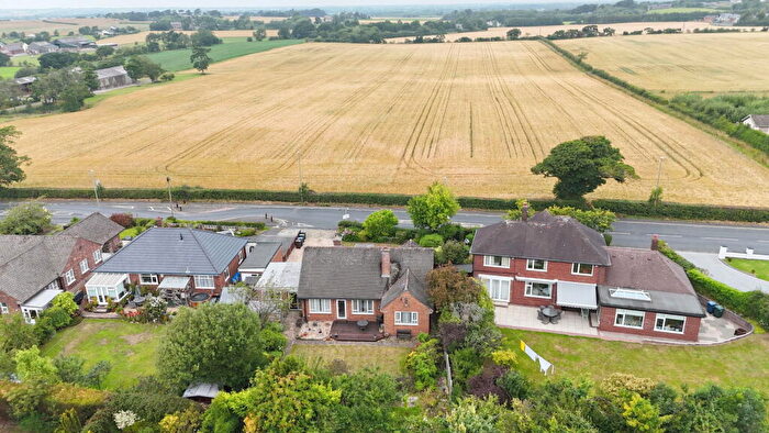 2 Bedroom Detached Bungalow For Sale In Turnpike Road, Aughton, L39