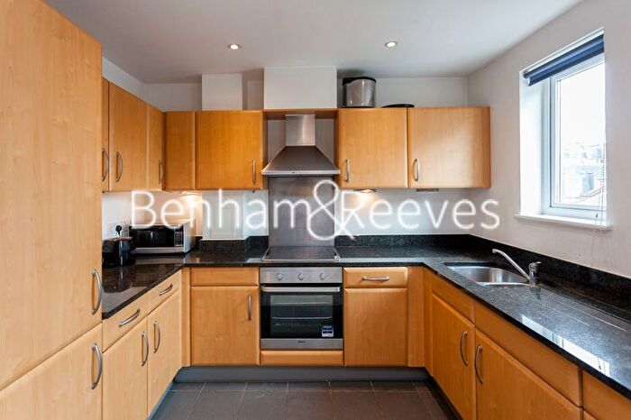 2 Bedroom Flat To Rent In Buckfast Street, Bethnal Green, E2