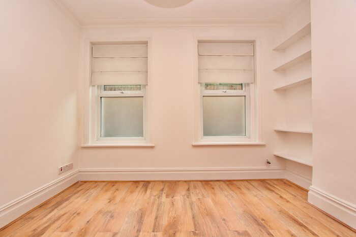 1 Bedroom Flat To Rent In Salcombe Road, Stoke Newington, London, N16