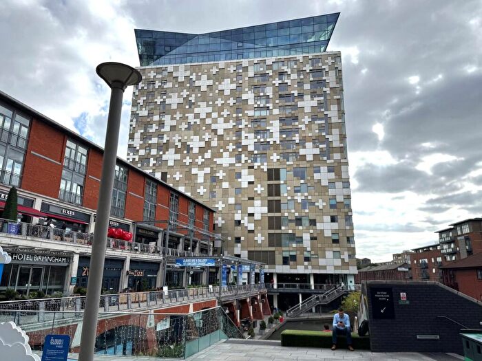 1 Bedroom Flat To Rent In The Cube, Wharfside Street, Birmingham, West Midlands, B1