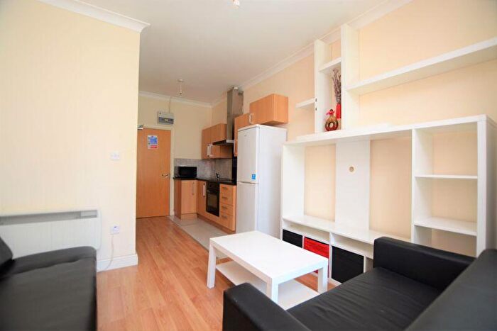 Studio To Rent In High Street, Slough, SL1