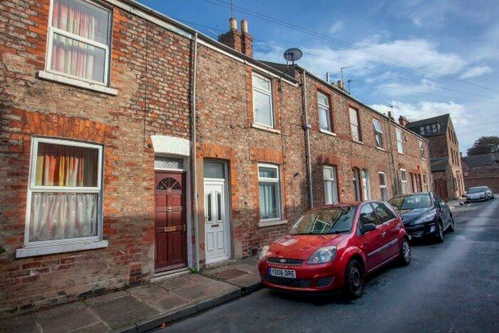 2 Bedroom End Of Terrace House To Rent In Granville Terrace, York, YO10