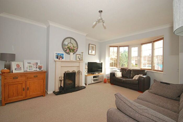 2 Bedroom Property To Rent In Sycamore Court, Uckfield, TN22