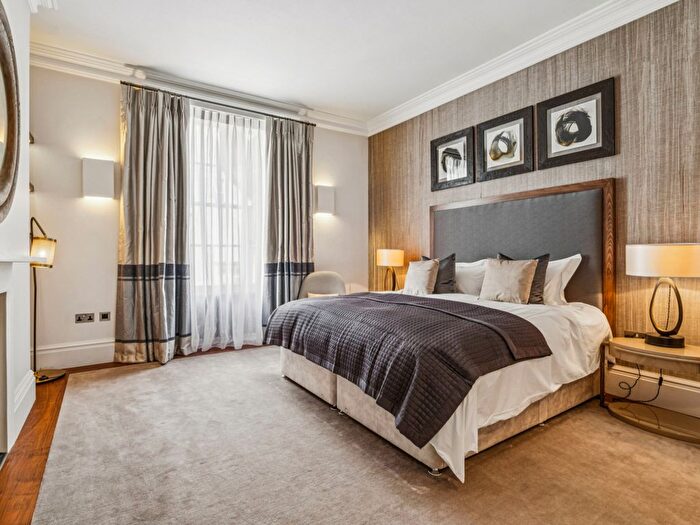 2 Bedroom Flat To Rent In Buckingham Street, London, WC2N