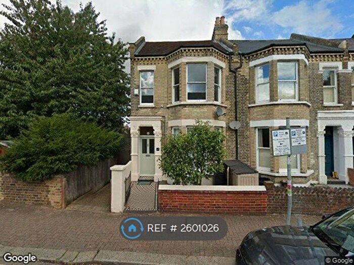 3 Bedroom Flat To Rent In Norroy Road, Putney, SW15