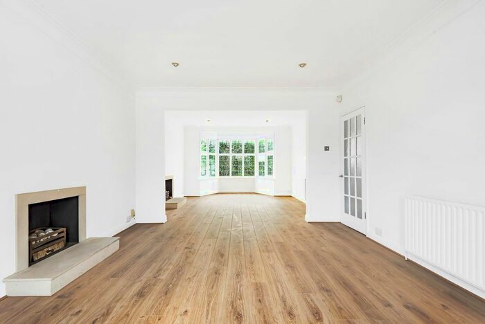 4 Bedroom Detached House To Rent In Dickerage Road, Kingston Upon Thames, KT1