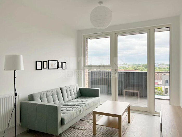 1 Bedroom Apartment To Rent In Shearwater Drive, Hendon Waterside, London, NW9