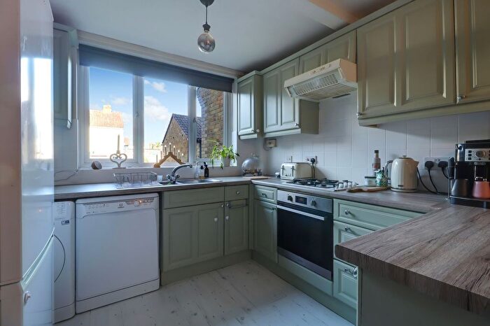 3 Bedroom Terraced House For Sale In Spreighton Road, West Molesey, KT8