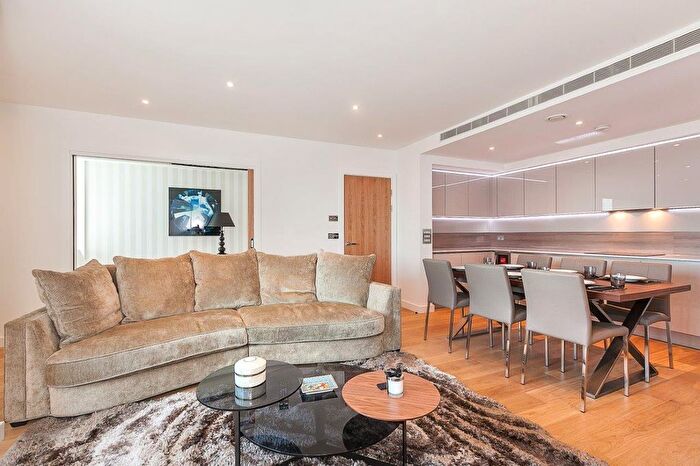3 Bedroom Flat To Rent In Holland Park Avenue, Holland Park, London, Kensington &amp; Chelsea, W11