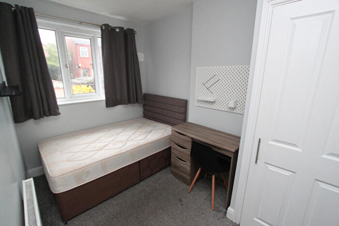 4 Bedroom House To Rent In Belle Vue Road, Leeds, LS3