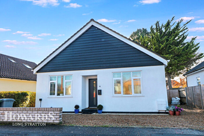 4 Bedroom Chalet For Sale In Holmesdale Road, Brundall, NR13